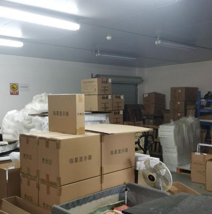 办公用品齐全，可以办理营业执照，有停车位