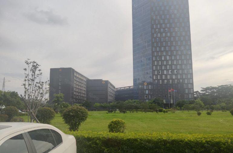 布吉红本花园式办公厂房出租2楼2000平米送精装修可分租