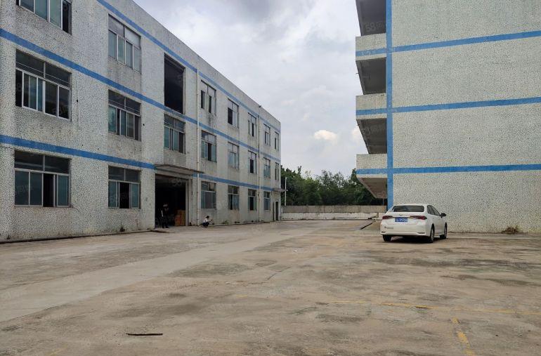 松岗大田洋工业区新出独门独院厂房3000平出租可办环评可分租