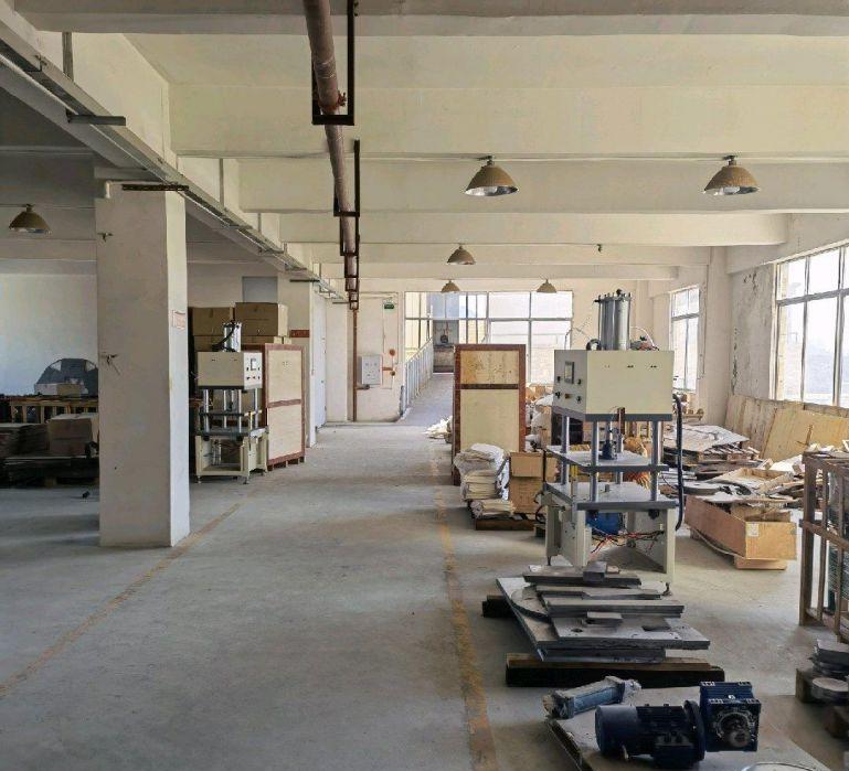 厂房为分租，合同还有三年。