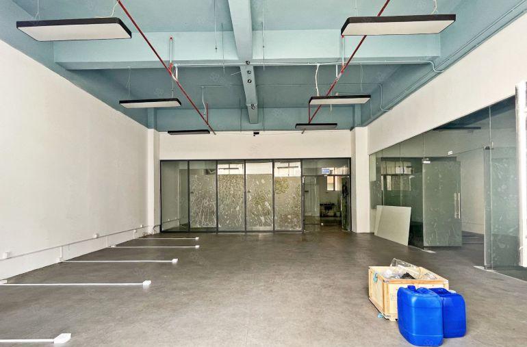 南山西丽塘朗片区新出一楼338平方，行业不限