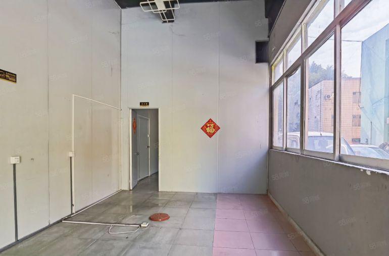 阳光工业区1225平汽车售后维修厂房，层高4.8米，停车免费