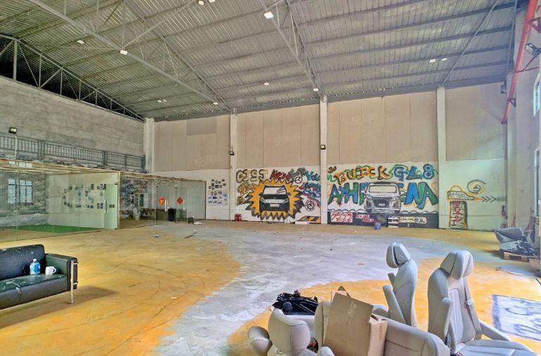 南山一楼独门独院1800平 带宿舍 行业不限