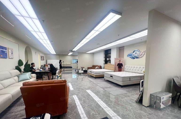 西丽留仙洞总部基地 新出880平整层豪装直播室 装修非常靓