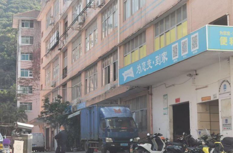 厂房位置交通方便，二楼楼层好。