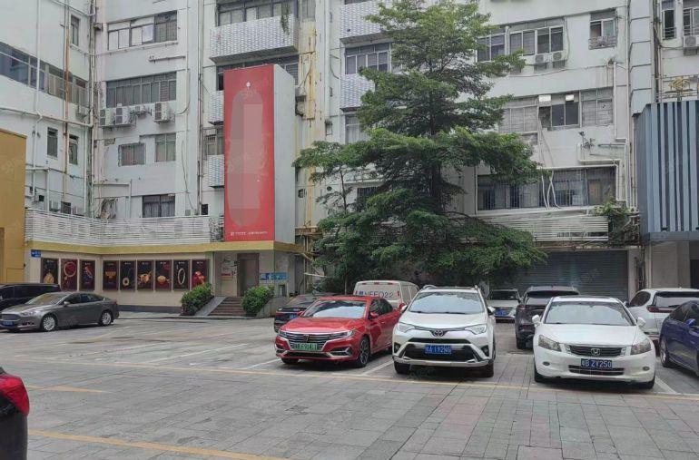 水贝珠宝工业区，办公厂房带装修1200平米可分租