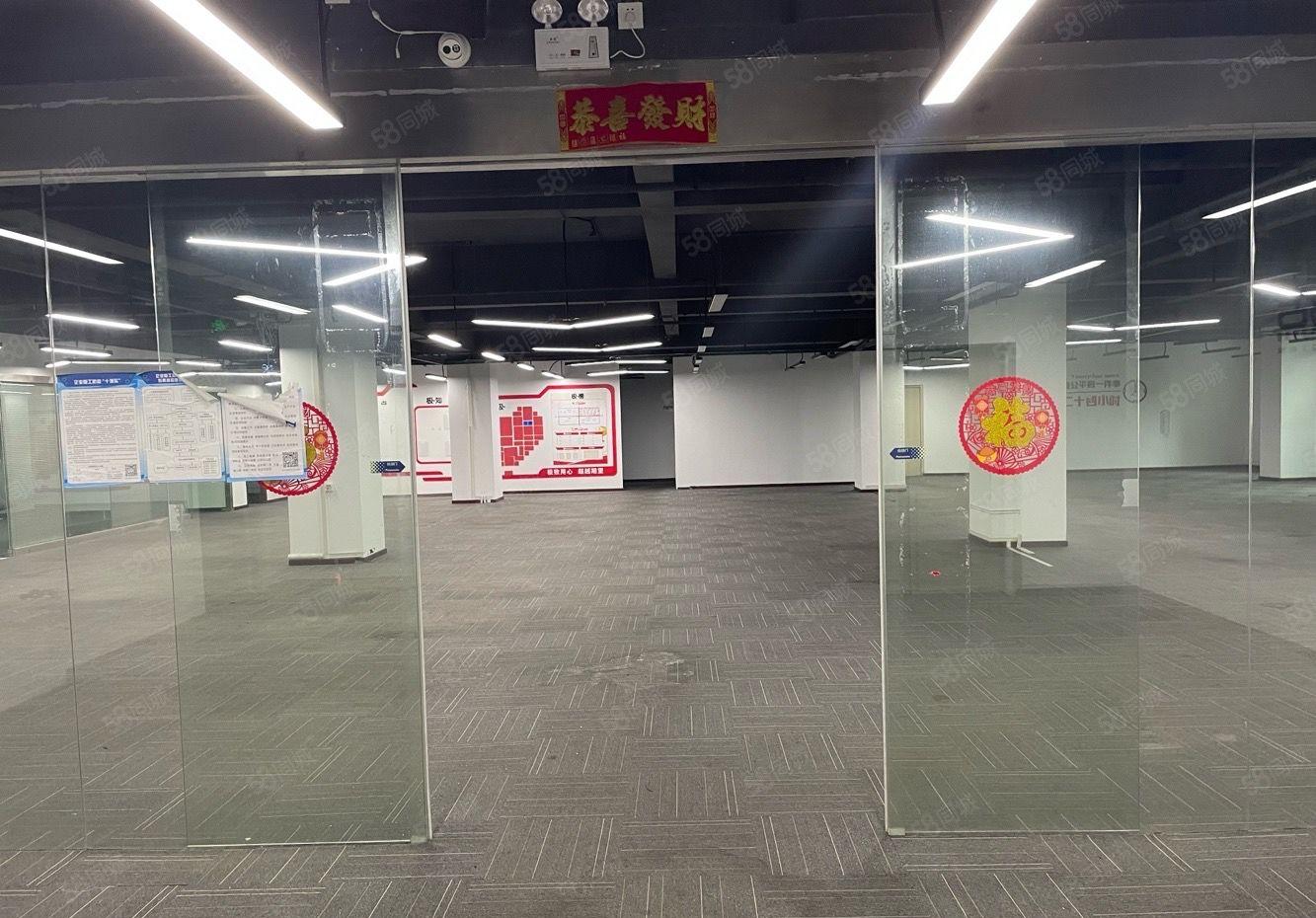 西丽珠光地铁口，一手物业单层1100平至2200平办公室出租