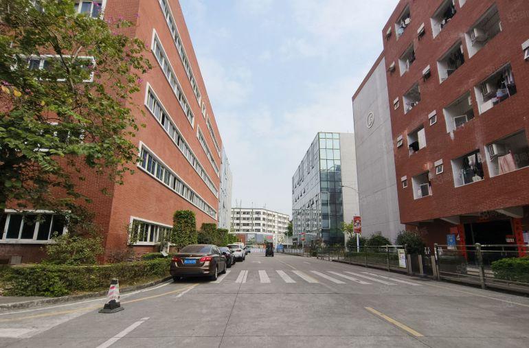 东莞厂房出租楼上3000平方1000平起租带装修空地大好停车