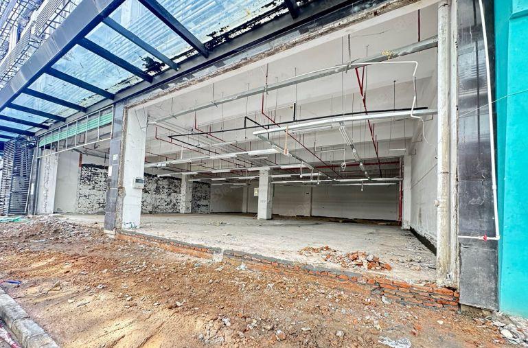 有一楼1000平可以分租 南山西丽大学城地铁口 厂房大开间