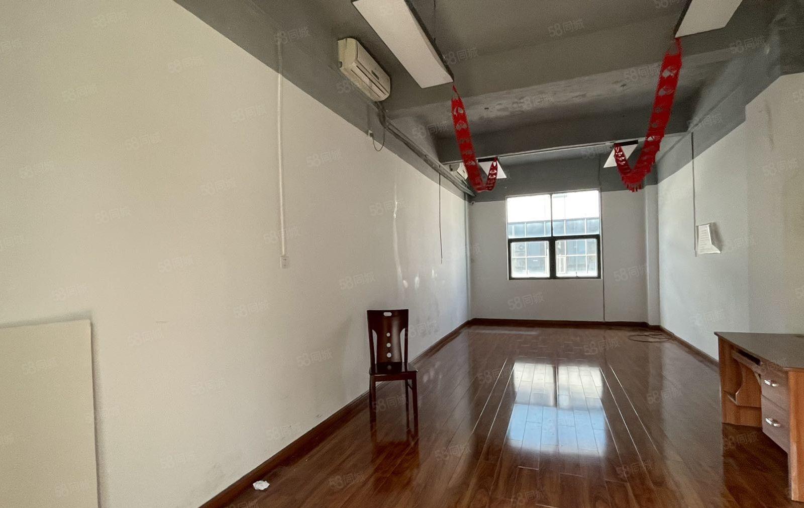 南山西丽南山智园附近单层1和3楼750平办公研发带装修出租