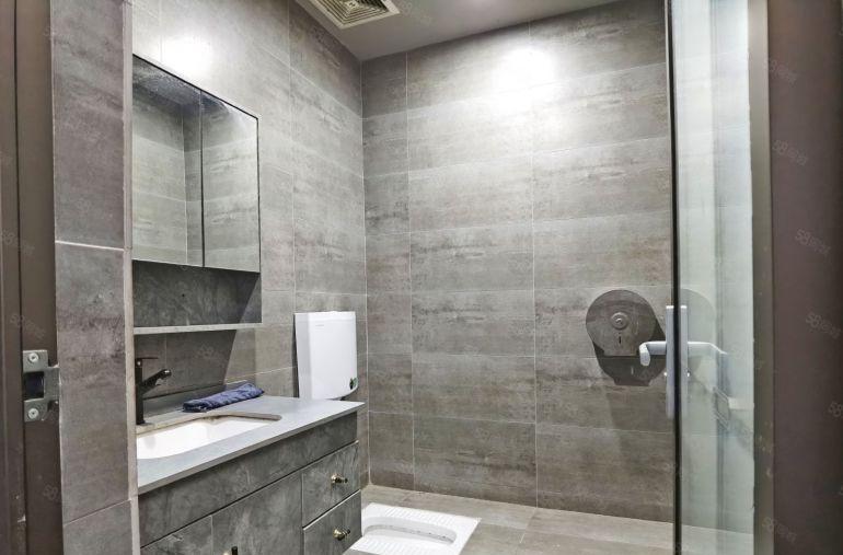 留仙大道旁278平汽车改装店 租金58元一平 交通非常方便