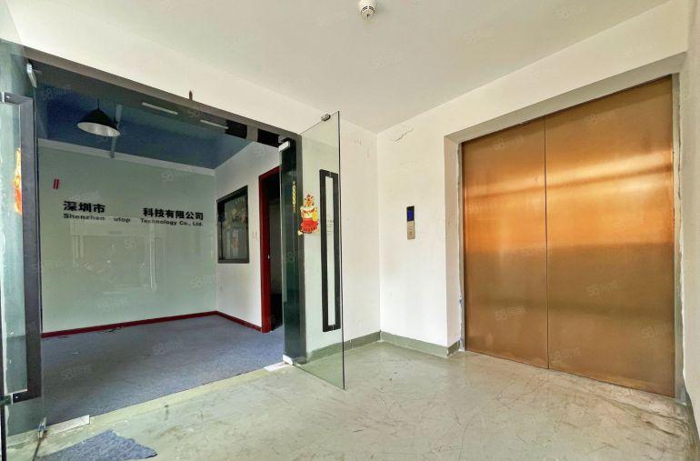 南山西丽 整层620平方 带办公室和仓库 电梯口 非常方便