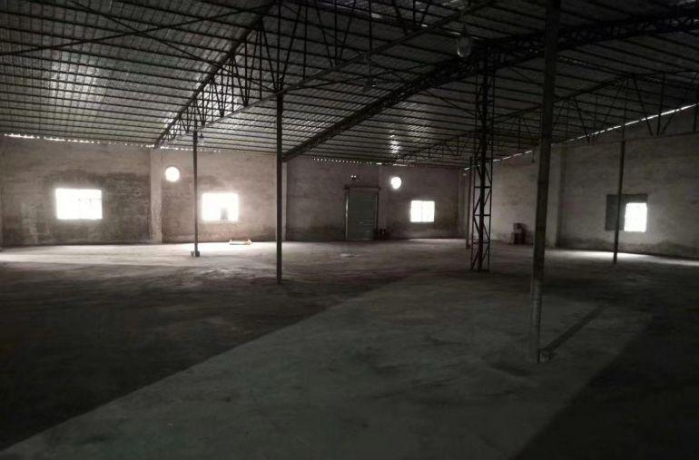 原房东直租，1500平车间+500平生活区，押三付一，随时看