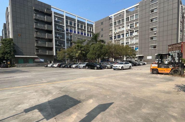 低价出租西丽地铁口红本园区精装修楼上整层1100平，面积实在