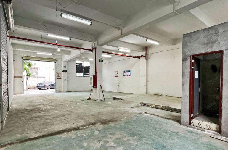 南山西丽一楼厂房230平，停车相当方便，门口可挂招牌