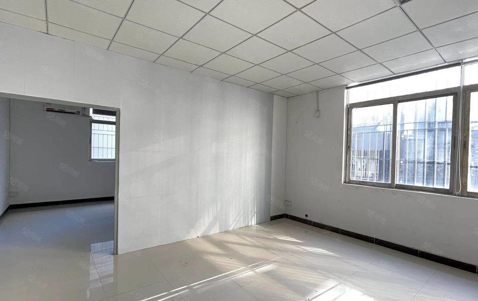 西丽地铁口附近，现成装修面积230平出租