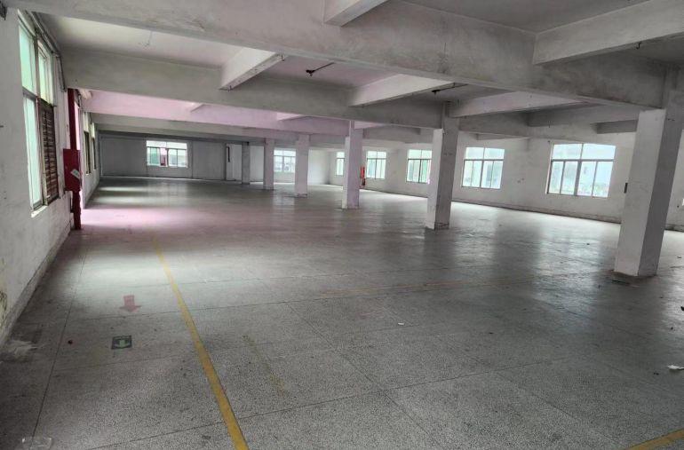 个人出租横岗精装修厂房 5000平方（一层1000多）分租