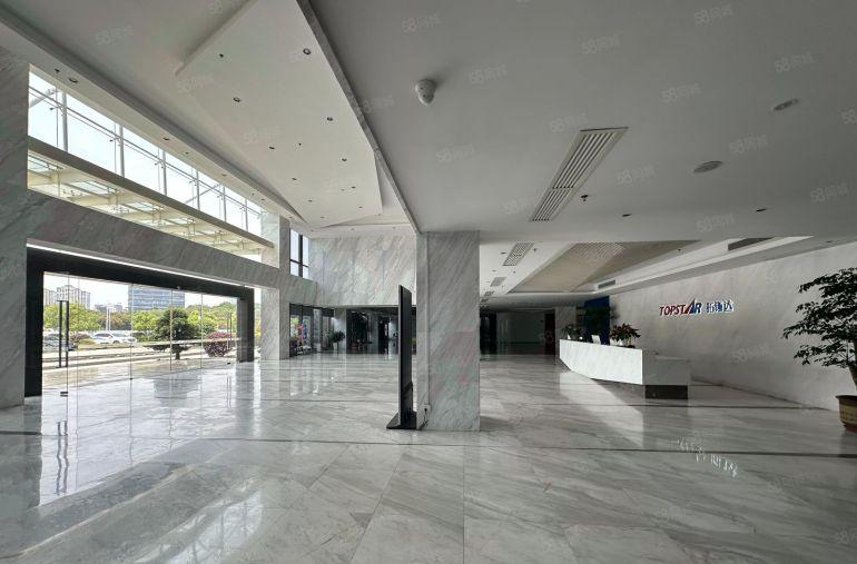 松山湖房东独院出租红本实际面积7万平可分租一楼8米带航车