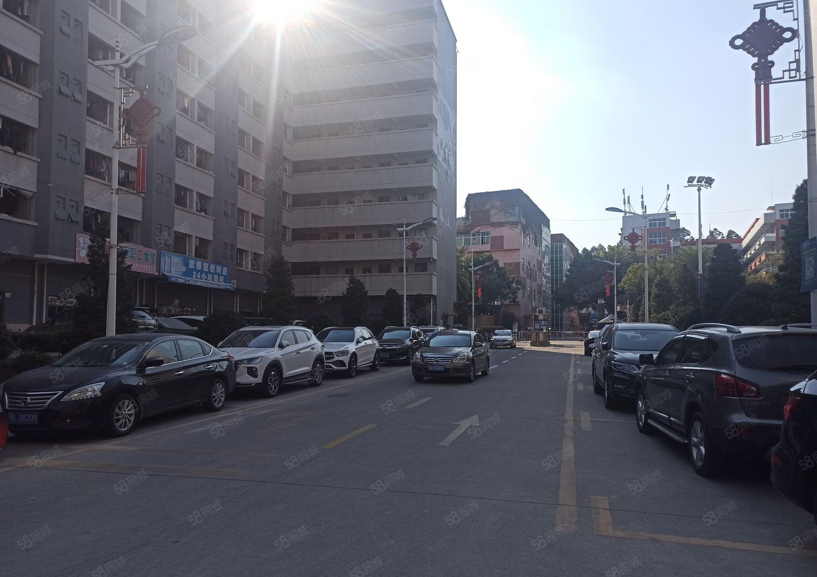 龙华红本高新技术园现成无尘车间厂房1100平，精装修办公室