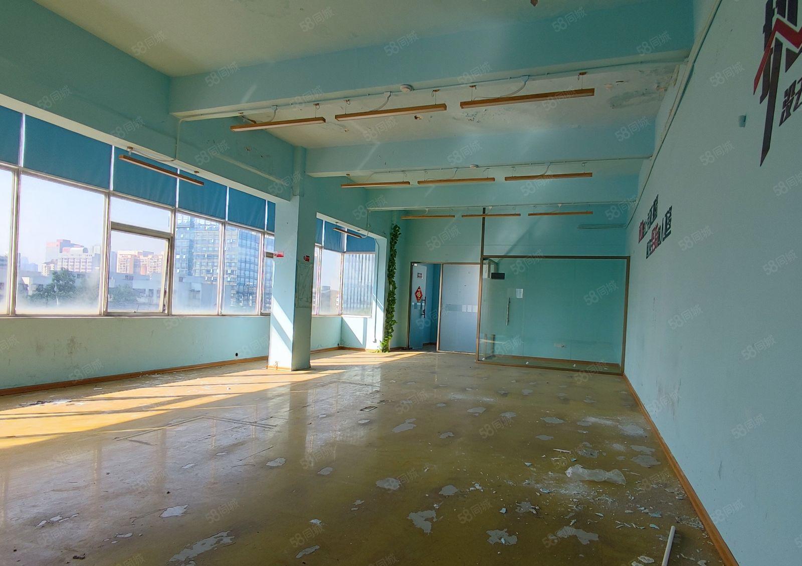 科技园深大站 麻雀岭200平 租55元 可上下水 行业不限