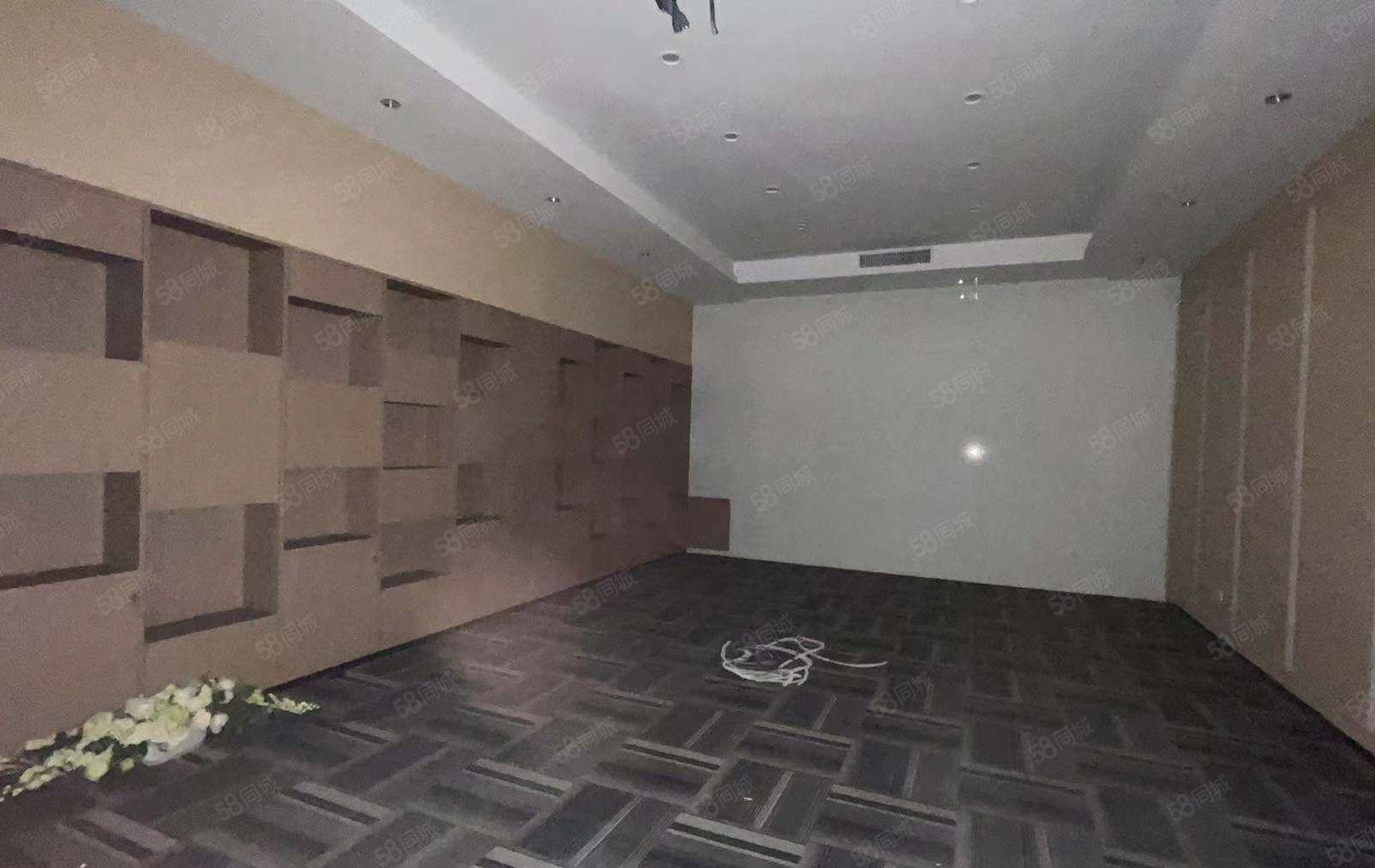 西丽沙河西路旁2200平米精装办公室出租