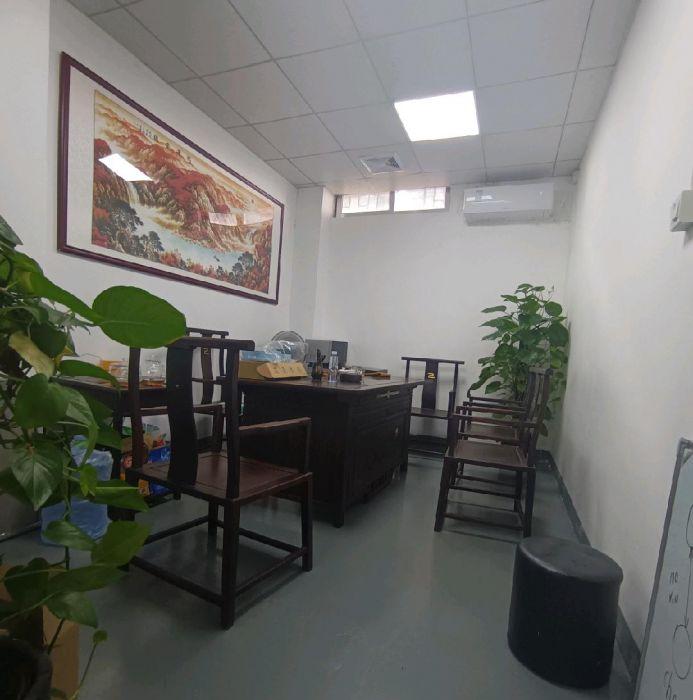 出租1300m㎡厂房