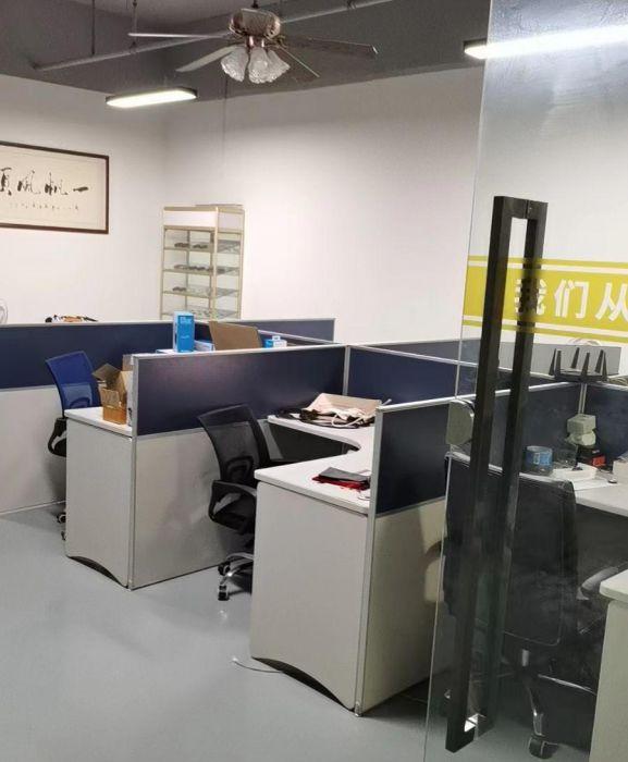 出租龙华观澜厂房办公司，带装修带电梯