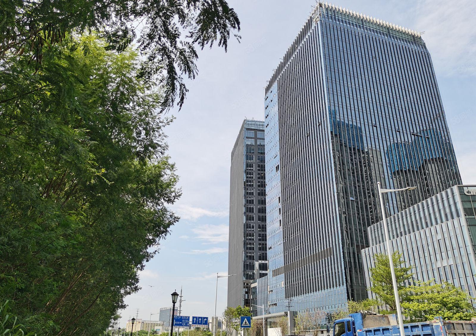 光明地铁口高新园区政府补贴厂房出租300平起分租，配套齐全。