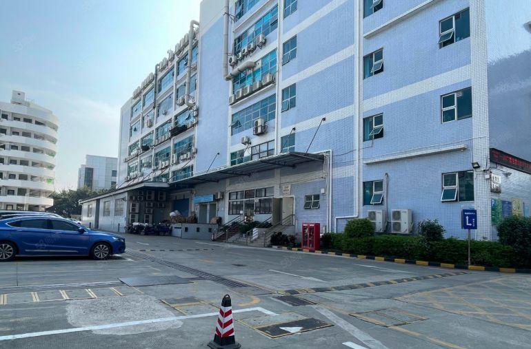 西丽地铁口精装修厂房1000平米（可以分租）