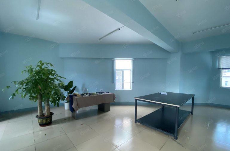 34元起西丽大学城楼上1500平精装修厂房出租仓库出租可分租