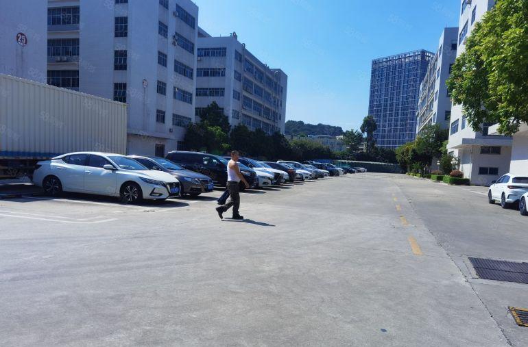 布吉慢城新出2楼1690平可办环评高速口原房东能申请铺贴出租