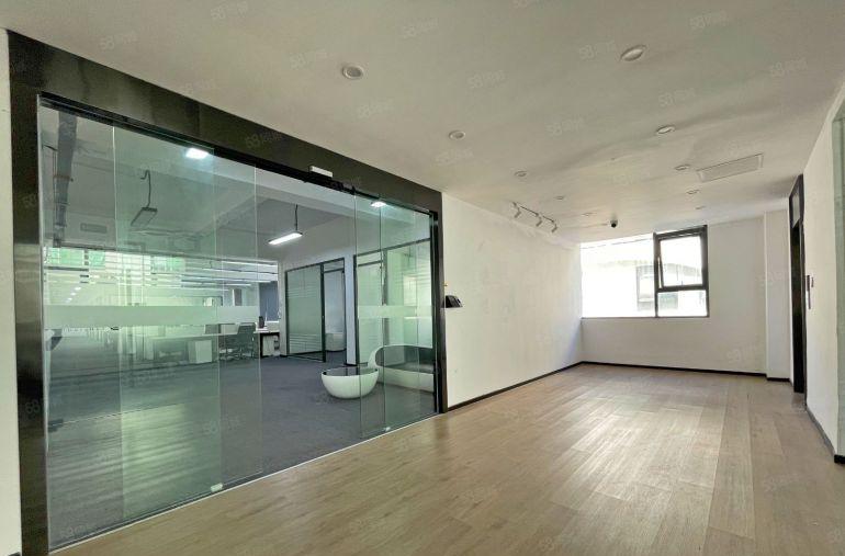 西丽地铁口  整层1550平 特价40元精装 带家私