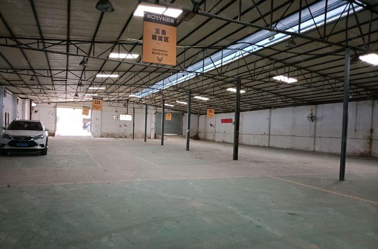 布吉甘坑同富裕一楼钢构2000平出租，层高5米