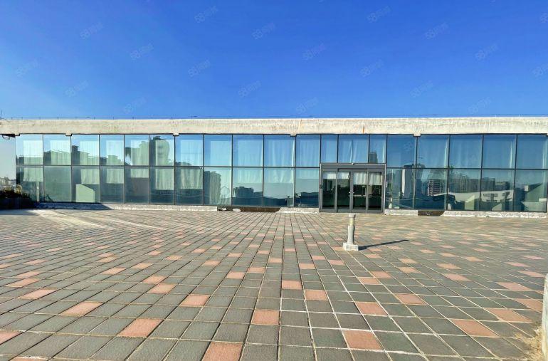 南山区新出楼顶带天台731平 行业不限