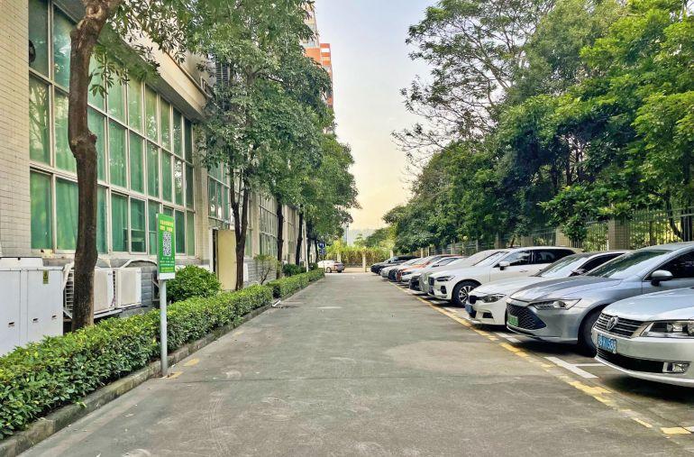 宝安兴东 红本厂房整层2650平方，高使用率85