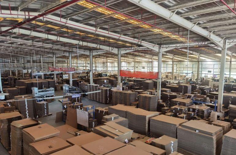 石岩塘头路口松白路旁单一层钢结构厂房高8米8000平厂房出租