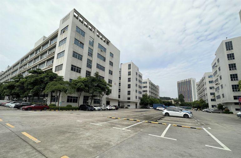 福田八卦岭产业园一楼5米高2400平厂房写字楼仓库出租可分租